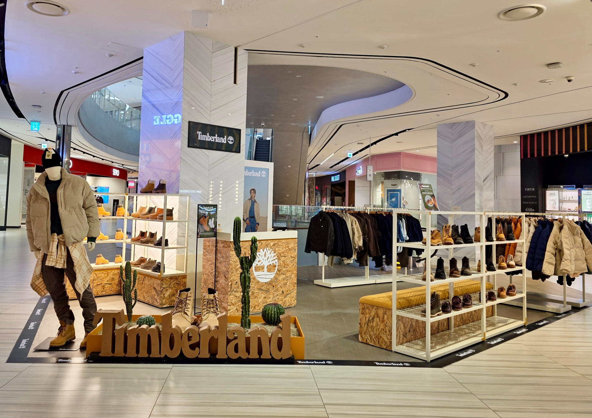 팀버랜드, 신세계 센텀시티점 팝업 오픈... F/W 아우터 라인업 주목 27-Image